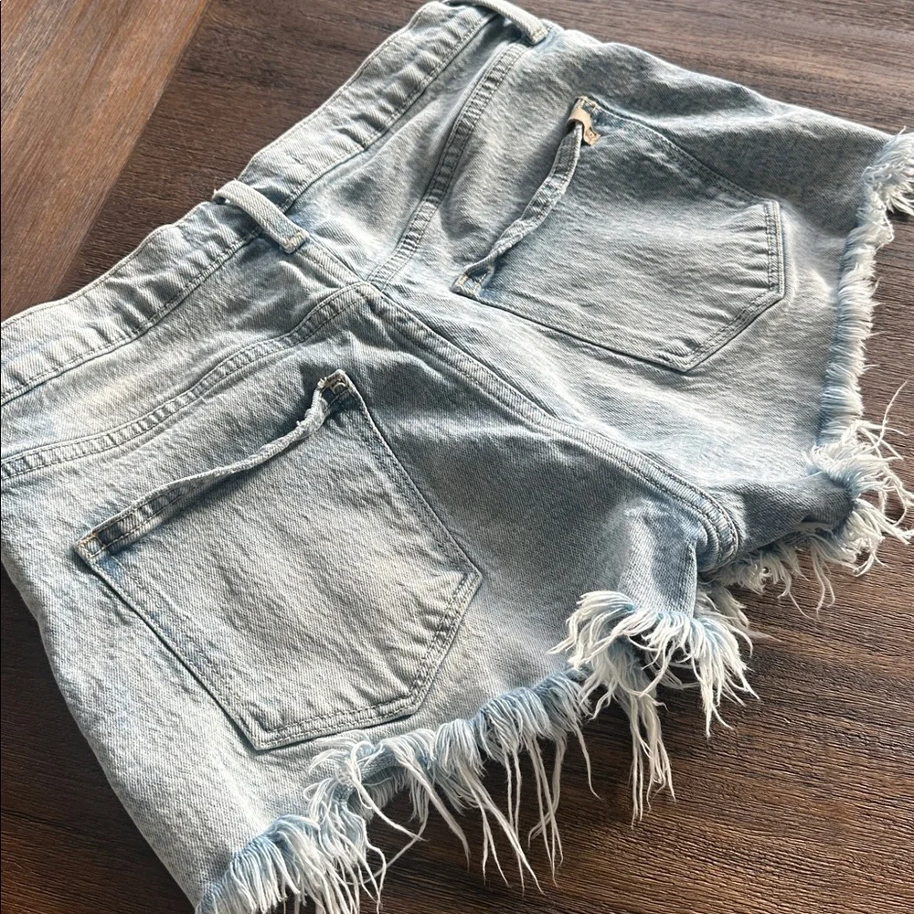 Joe's Jeans Light Blue Distressed Frayed Hem Denim Shorts - Picture 4 of 9
